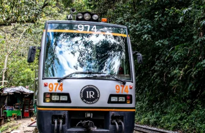 Tren a Machu Picchu: Guía Completa de Viaje